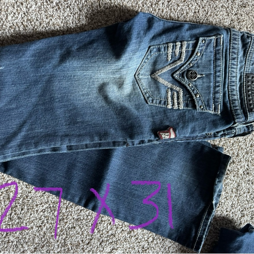 Stylish Denim Jeans with Embellished Pockets